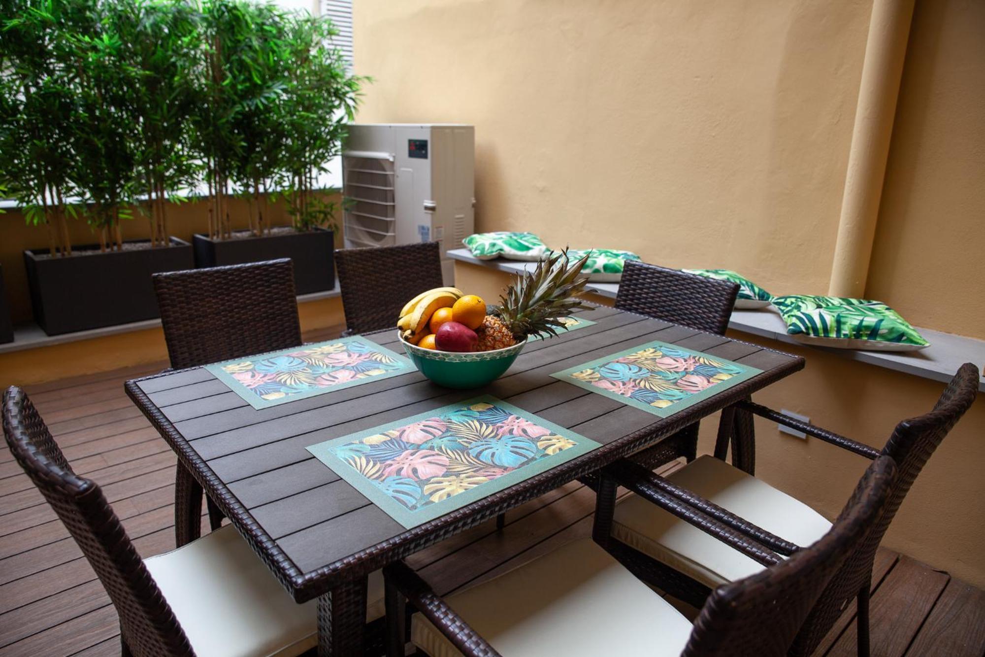 Florentine Jungle Large Terrace Near The Station Apartment