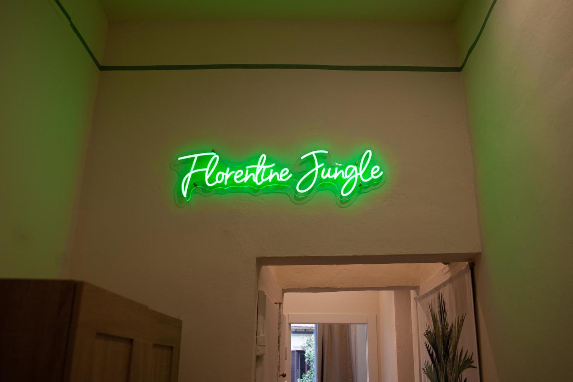 Florentine Jungle Large Terrace Near The Station Apartment